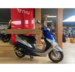 Peugeot v clic  25 KM