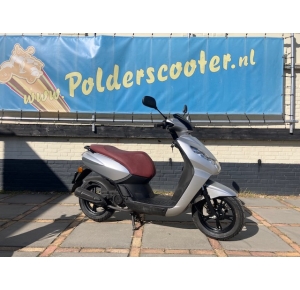Peugeot kisbee zilver RS 