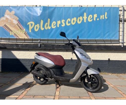Peugeot kisbee zilver RS 