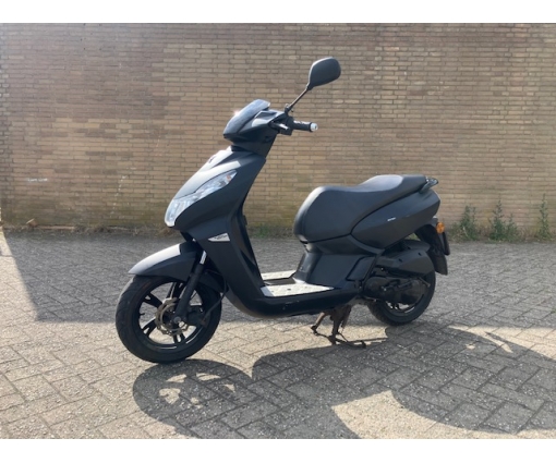 Peugeot kisbee mat zwart